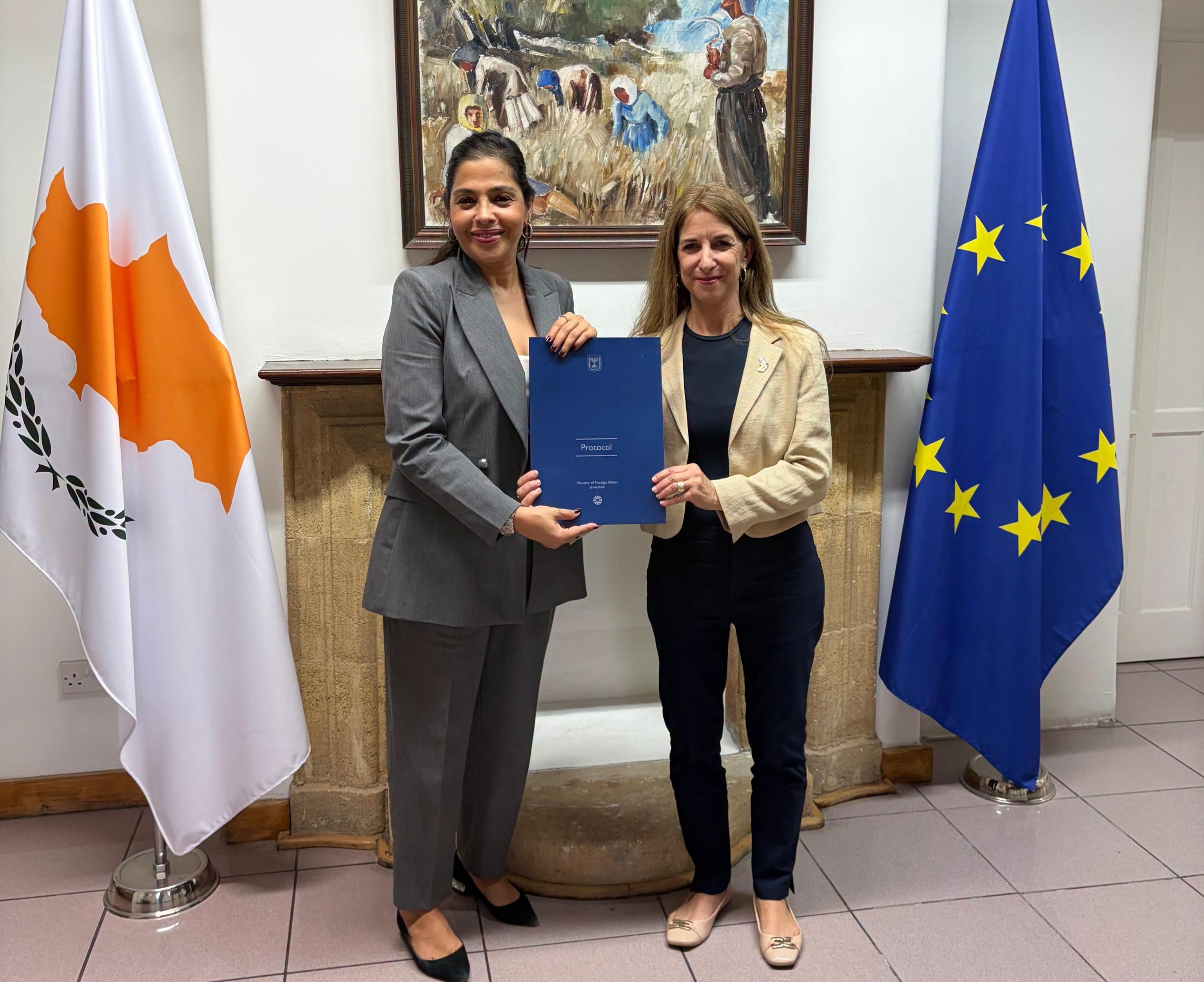 cover New Israeli ambassador Davidovich presents credentials