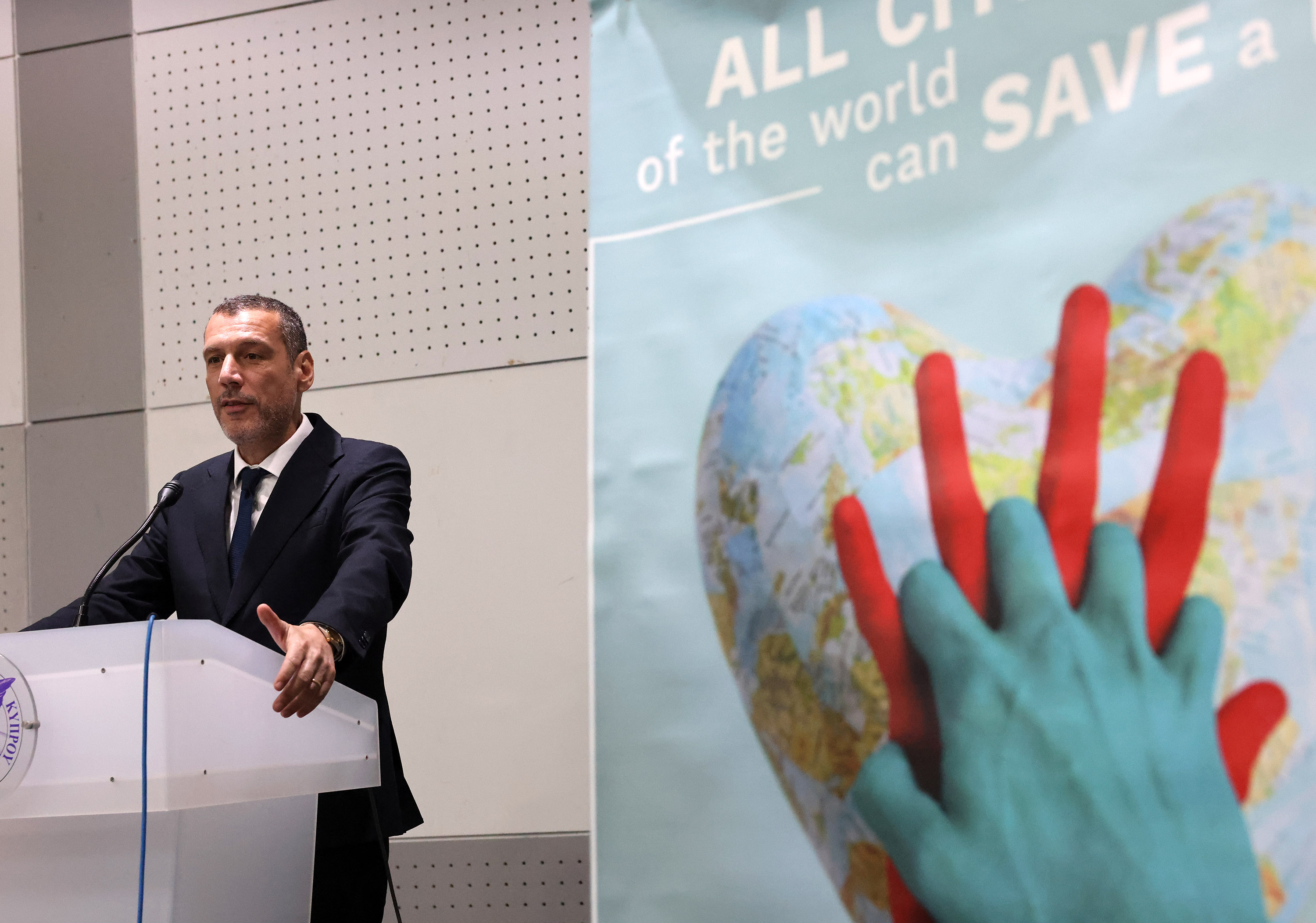 cover Health minister urges public to learn CPR to save lives