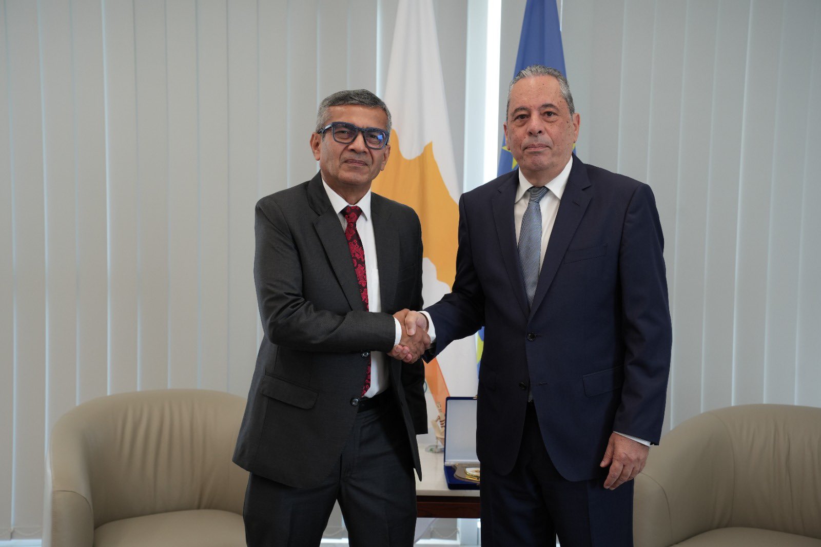 cover Cyprus and India discuss closer defence cooperation