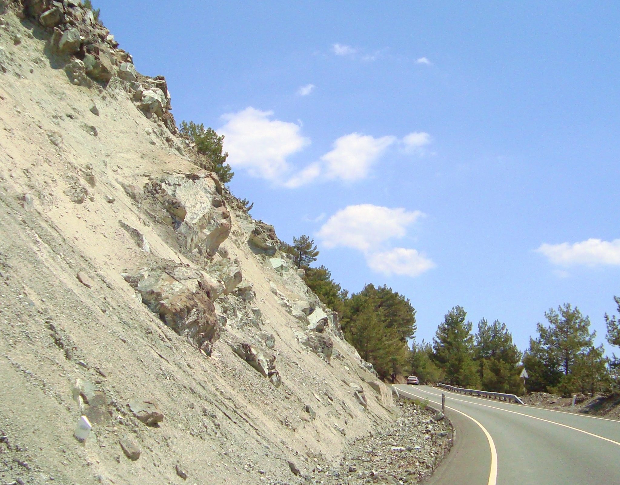 cover Driving in Cyprus: what visitors should know before they rent a car