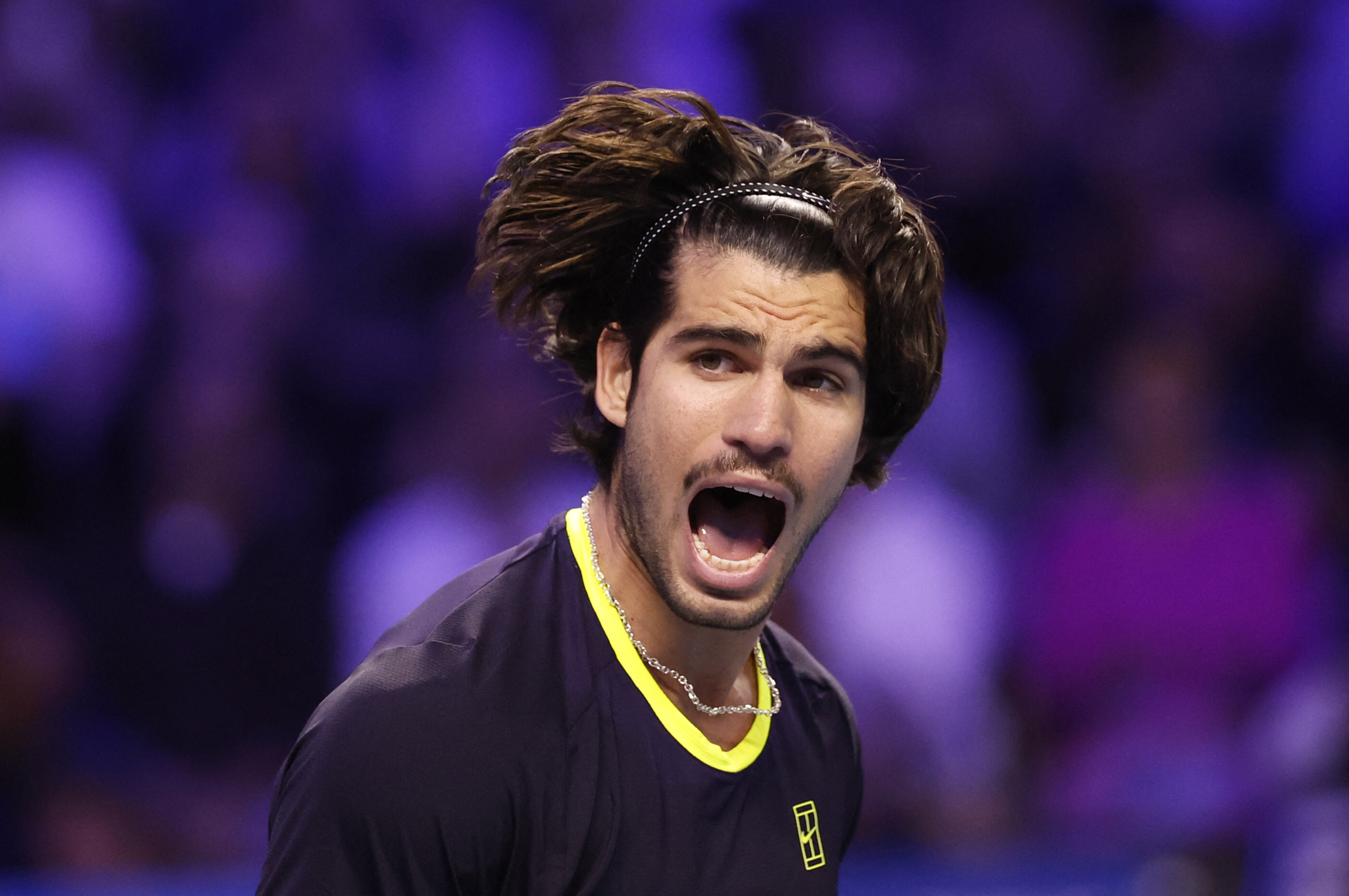 cover Alcaraz beats Medvedev to reach Vienna final
