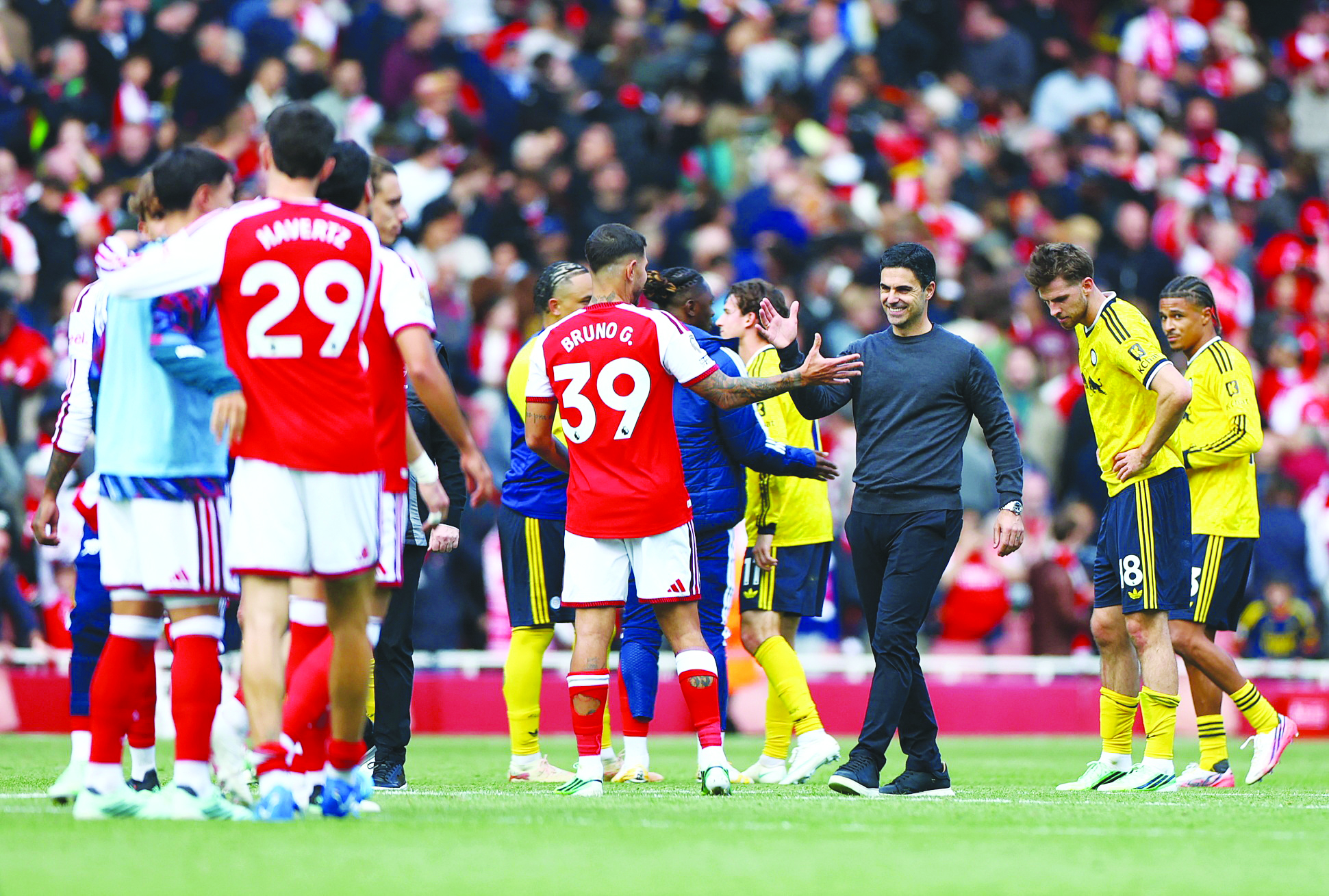 cover Guimaraes grabs winner as Arsenal rally to beat Leeds