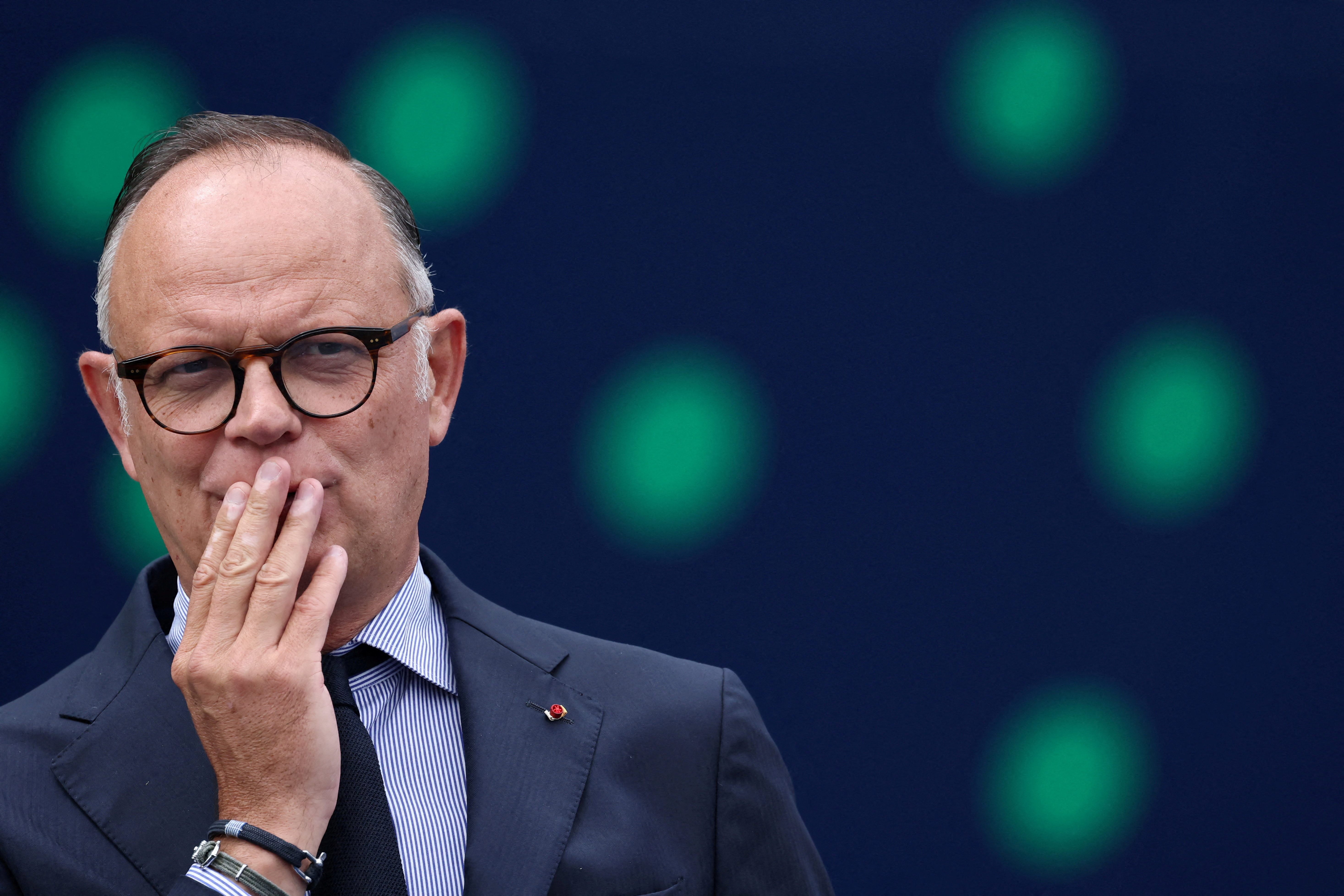 cover French centrists divided as Le Pen and Melenchon gain in polls