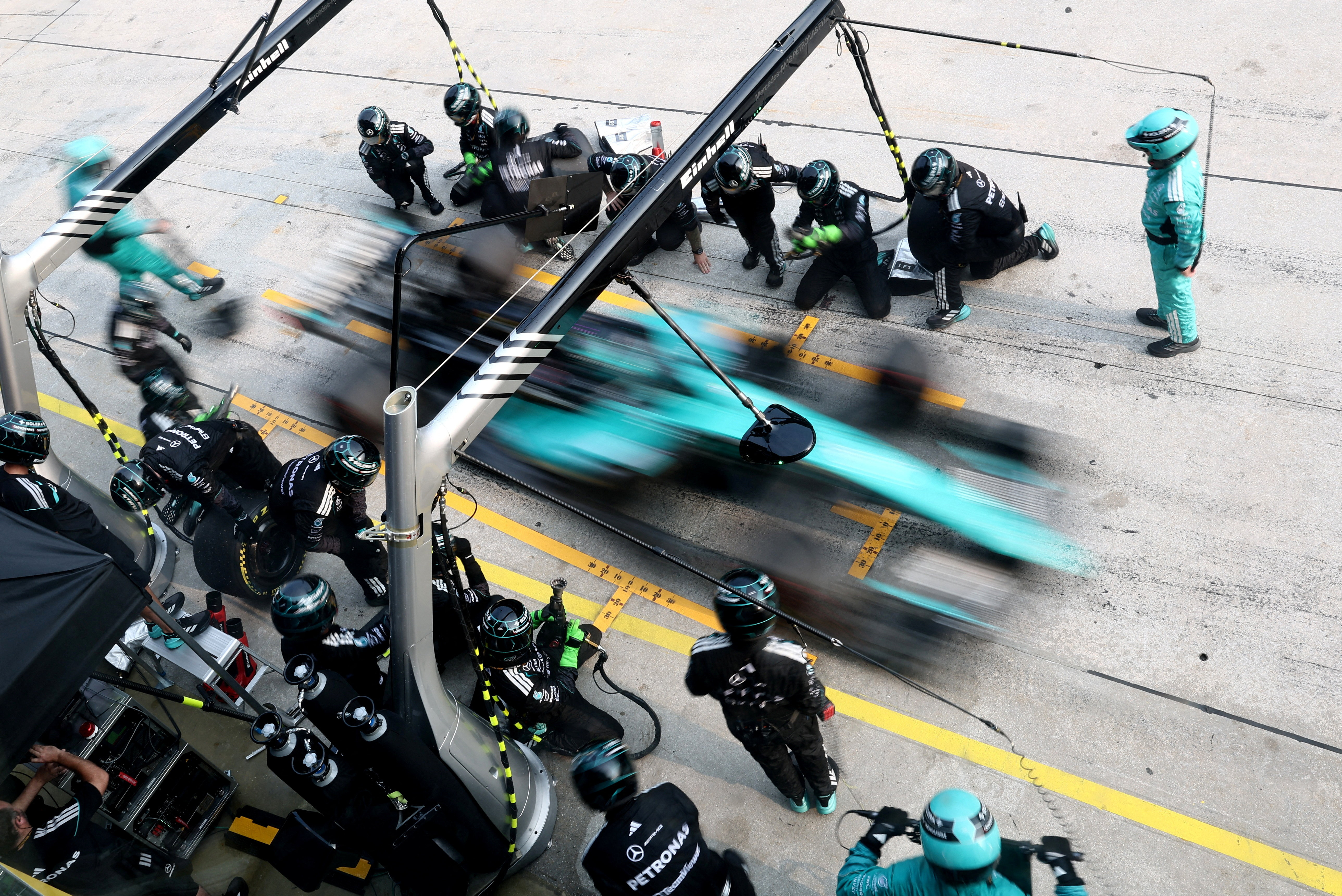 cover Russell’s title hopes on the line as F1 heads to Singapore