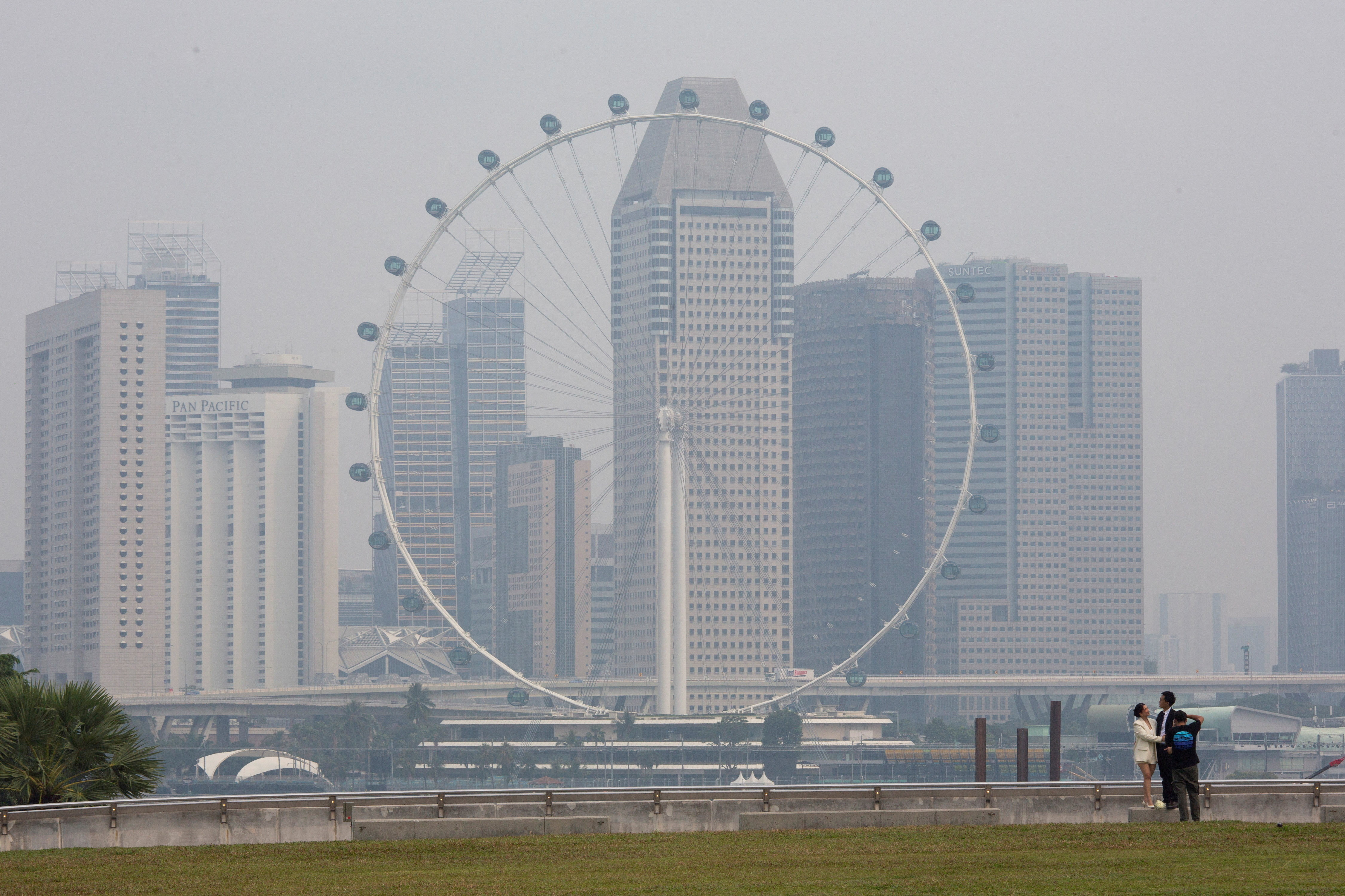 cover Singapore Grand Prix entertainment may be curbed if haze worsens, FIA says