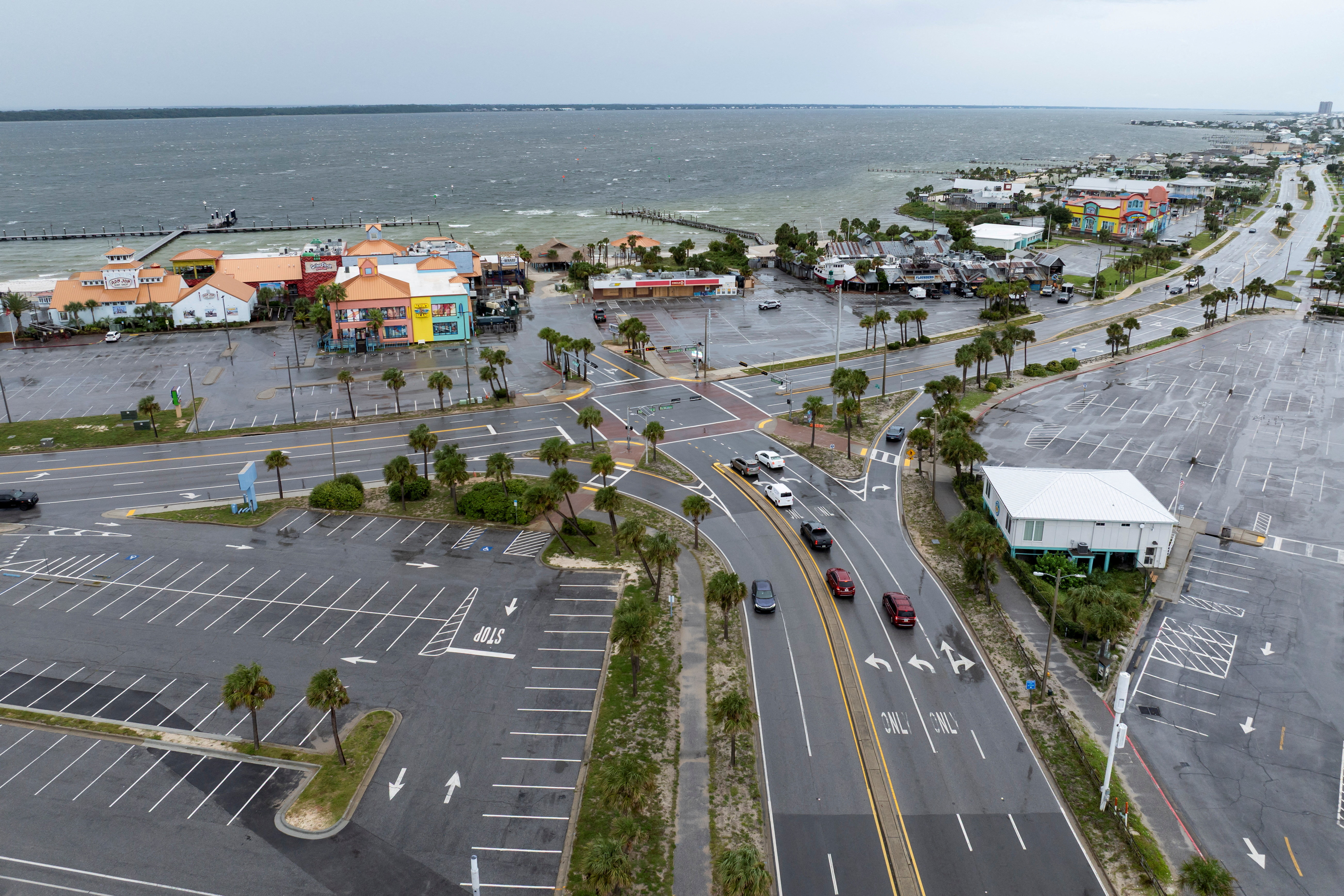 cover Isaias weakens to post-tropical cyclone after Florida landfall
