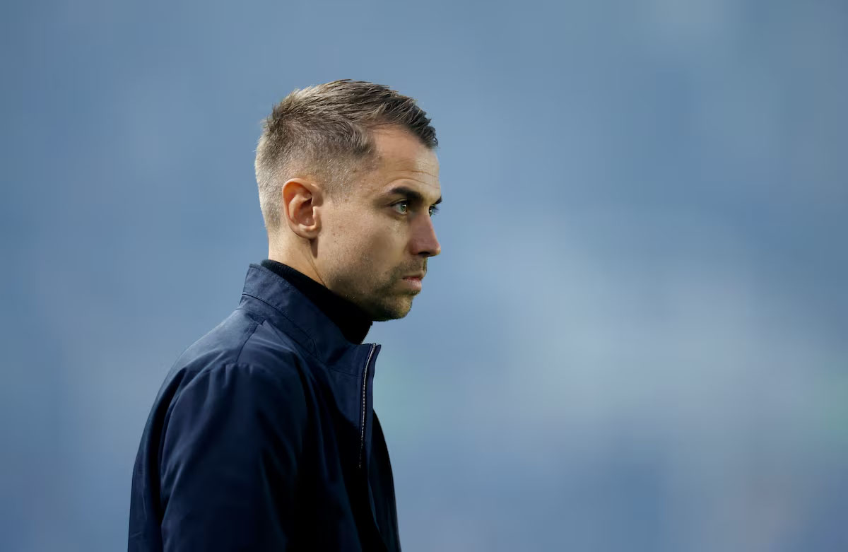 cover Former Spurs defender Vega declares intention to run against Infantino