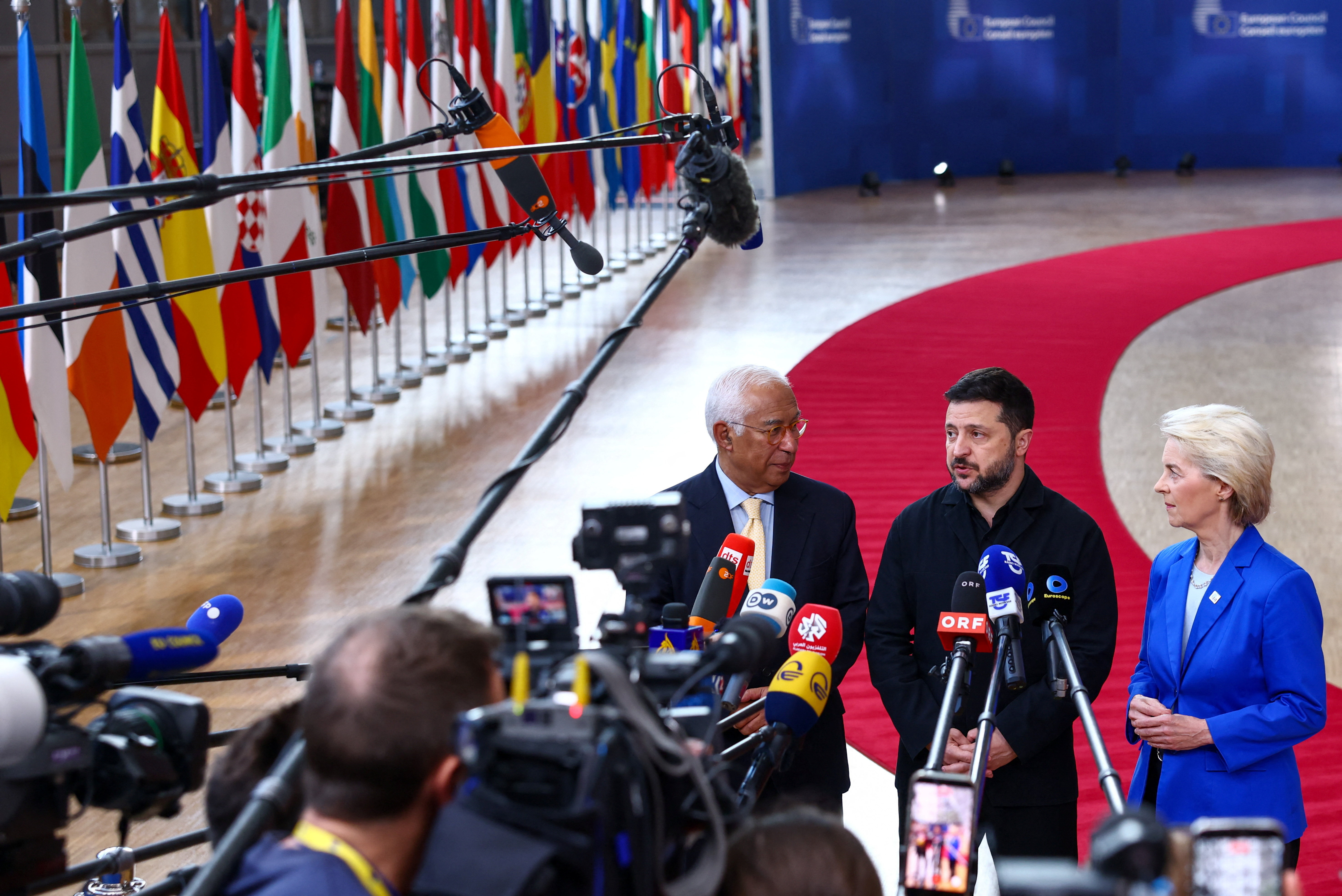 cover EU rallies behind Zelenskiy as Trump attacks Ukraine